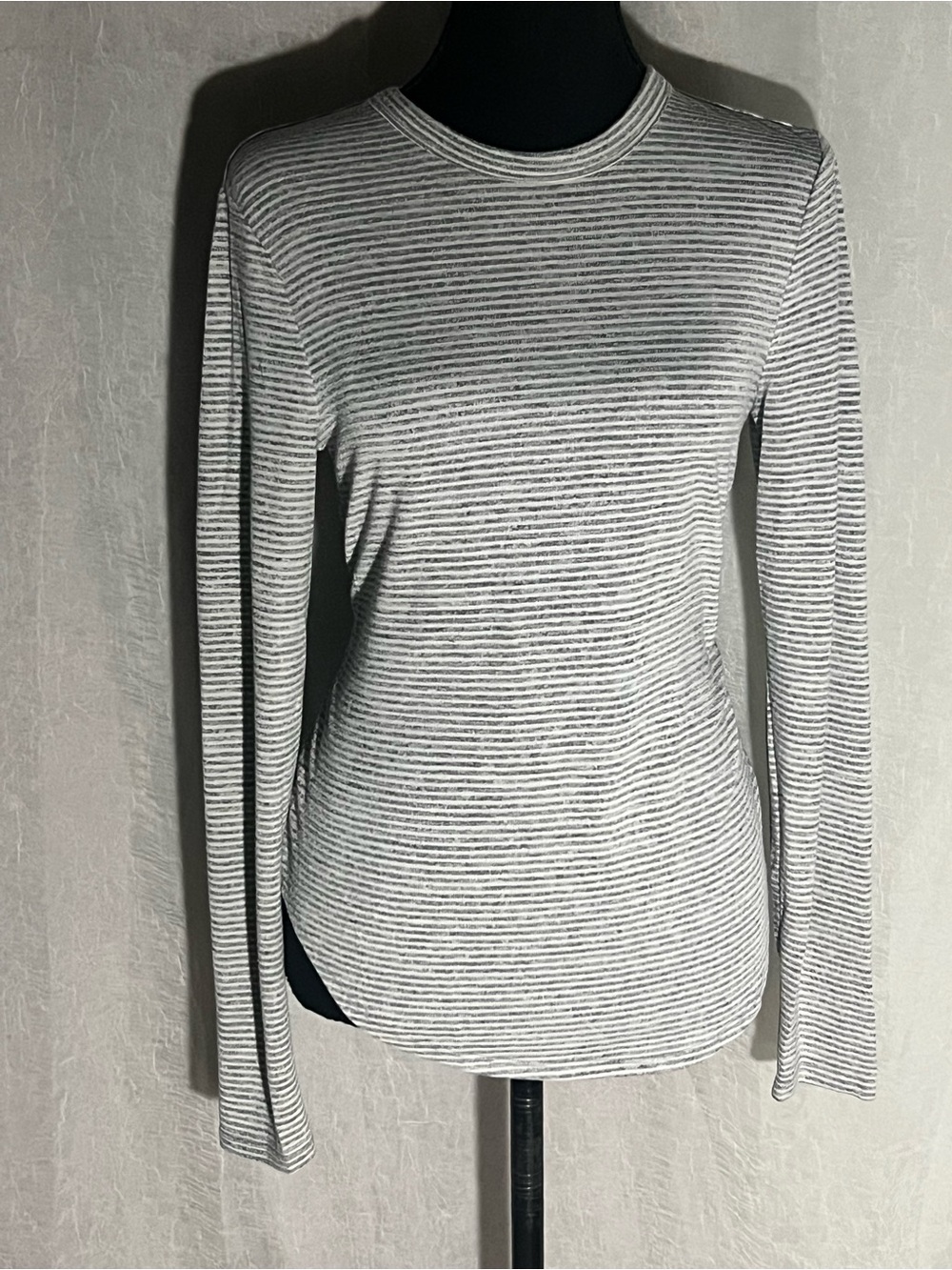 Banana Republic Long-Sleeve Striped Crewneck Top - White & Gray